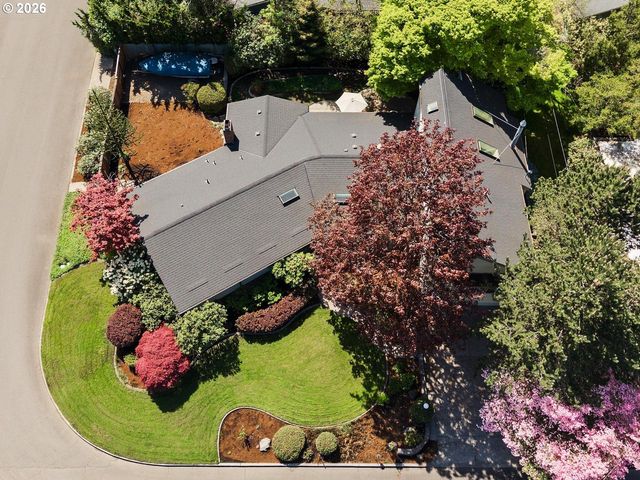 9070 Sw HOWATT St, Portland, OR 97225