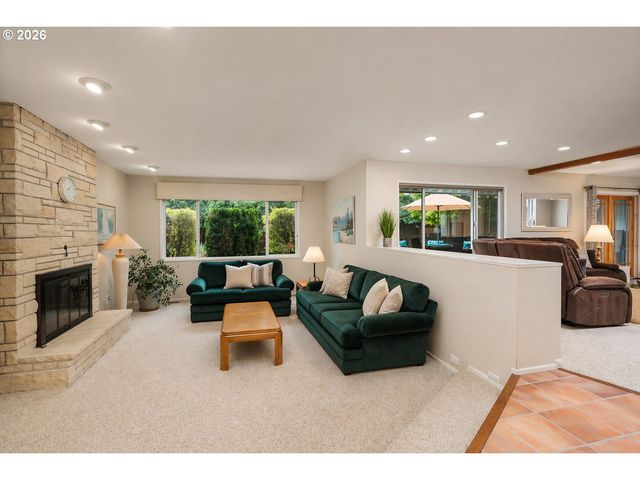 9070 Sw HOWATT St, Portland, OR 97225