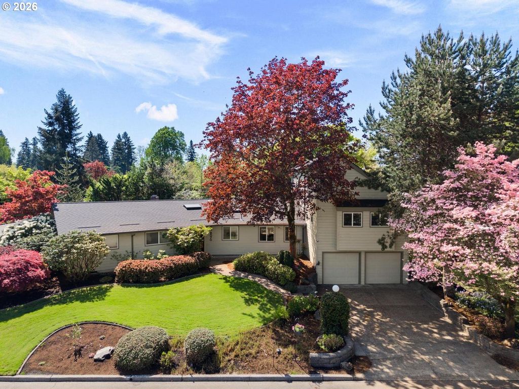 9070 Sw HOWATT St, Portland, OR 97225