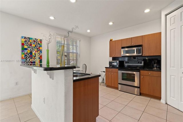 2883 SW 85th Avenue 106, Miramar, FL 33025