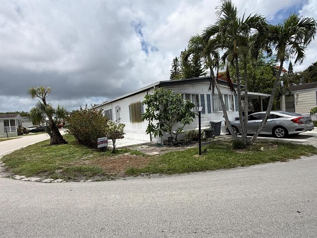 4707 Nancy Drive 757, Lake Worth, FL 33463