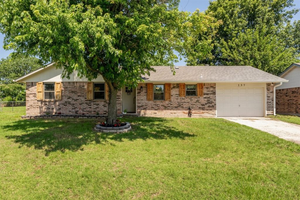 137 Echo Street, Harrah, OK 73045