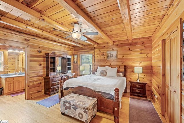 425 Cooper Bridge Road, Woodruff, SC 29388