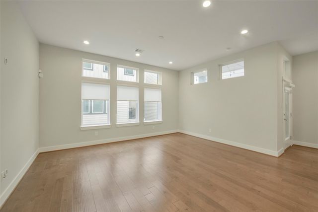 760 W Donovan Street, Houston, TX 77091