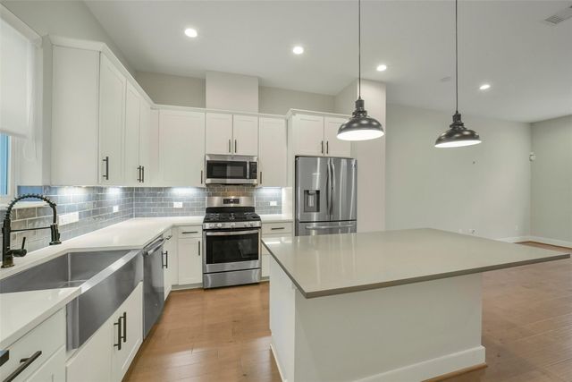 760 W Donovan Street, Houston, TX 77091