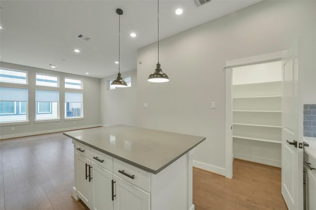 760 W Donovan Street, Houston, TX 77091
