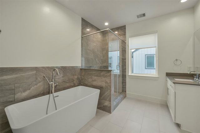 760 W Donovan Street, Houston, TX 77091