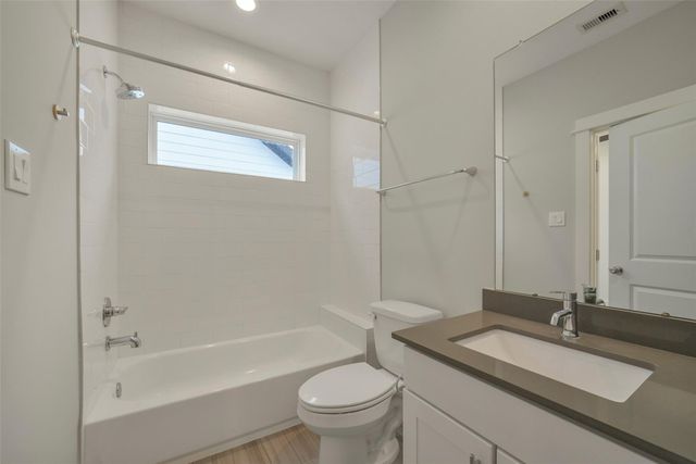 760 W Donovan Street, Houston, TX 77091