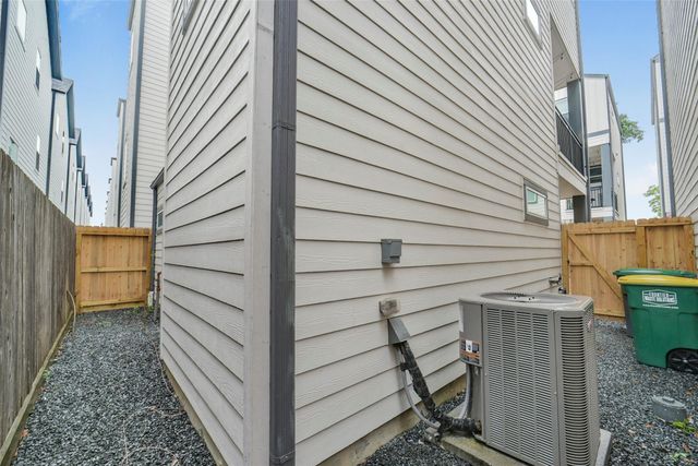 760 W Donovan Street, Houston, TX 77091