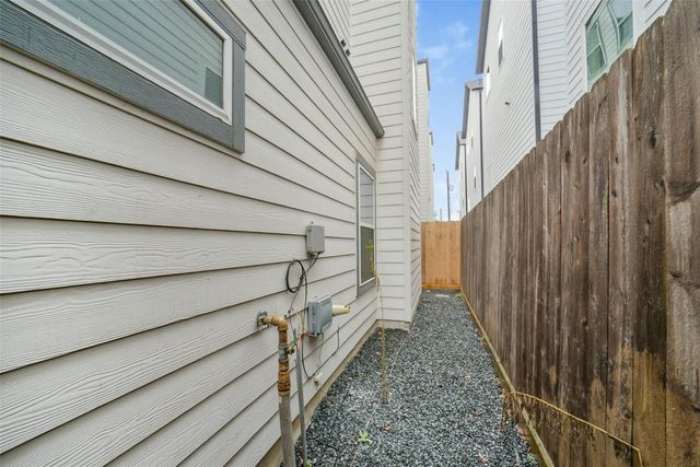 760 W Donovan Street, Houston, TX 77091