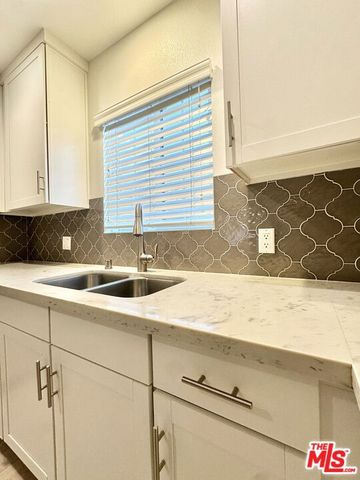 5250 Chesebro Road, Agoura Hills, CA 91301