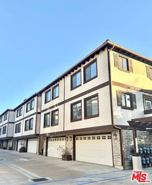 5250 Chesebro Road, Agoura Hills, CA 91301