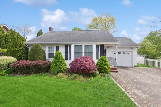 276 Fishel Avenue, Riverhead, NY 11901