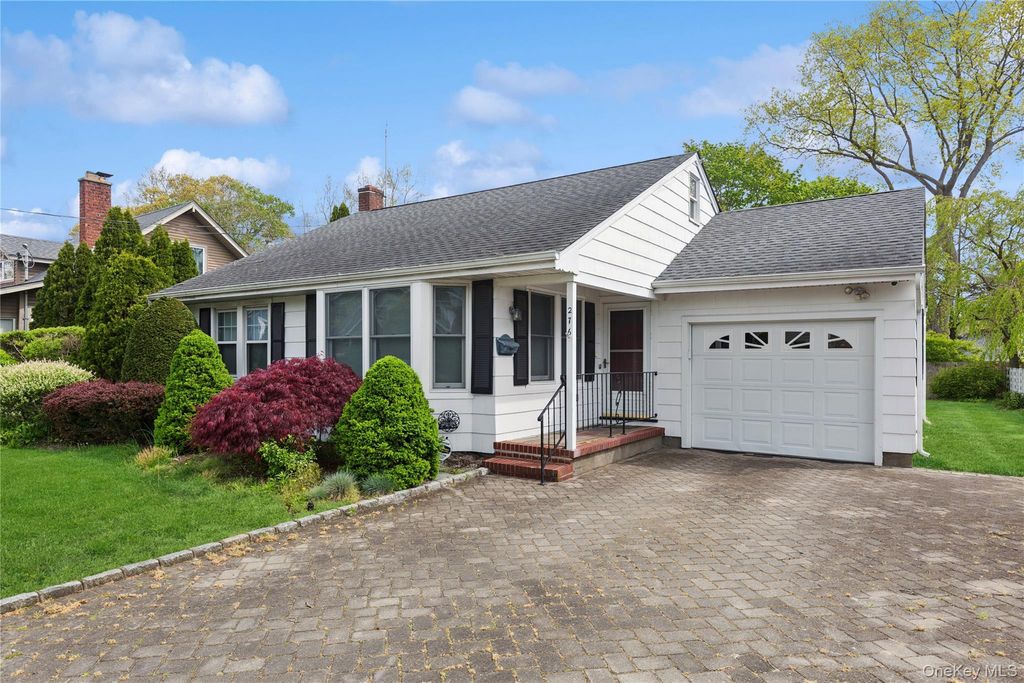 276 Fishel Avenue, Riverhead, NY 11901