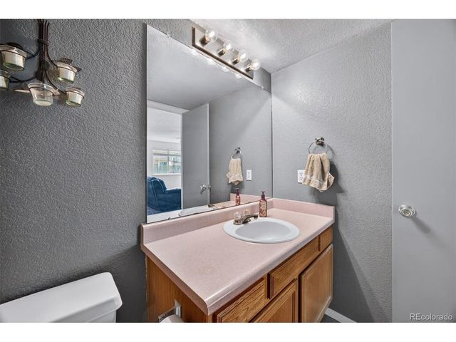 4052 S Kirk Way, Aurora, CO 80013