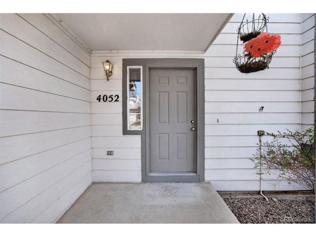 4052 S Kirk Way, Aurora, CO 80013