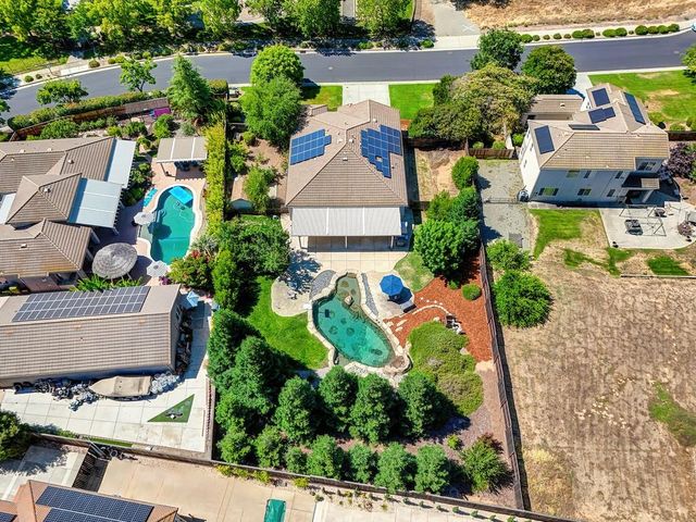 4481 Springhill Dr, Roseville, CA 95747