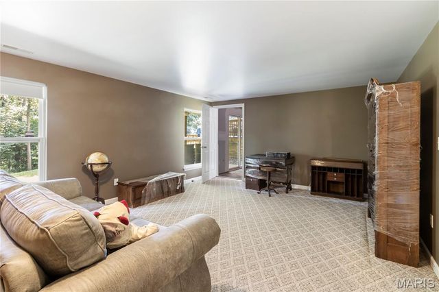 2714 Royal Oak Drive, High Ridge, MO 63049