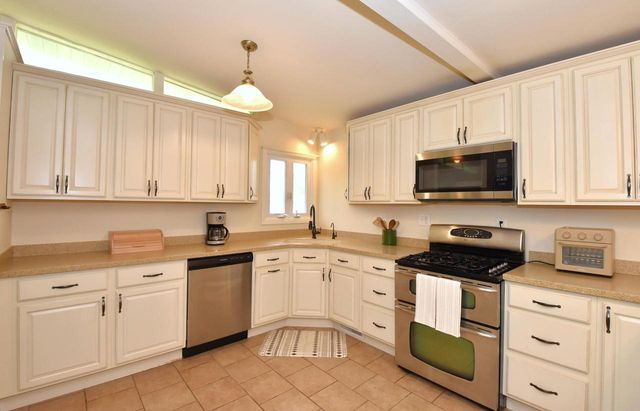 1215 W Kay STREET, Whitewater, WI 53190