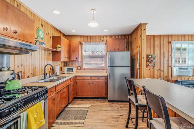 7 Beacon Drive, Sound Beach, NY 11789
