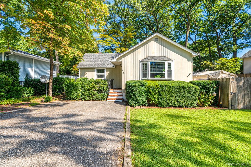 7 Beacon Drive, Sound Beach, NY 11789