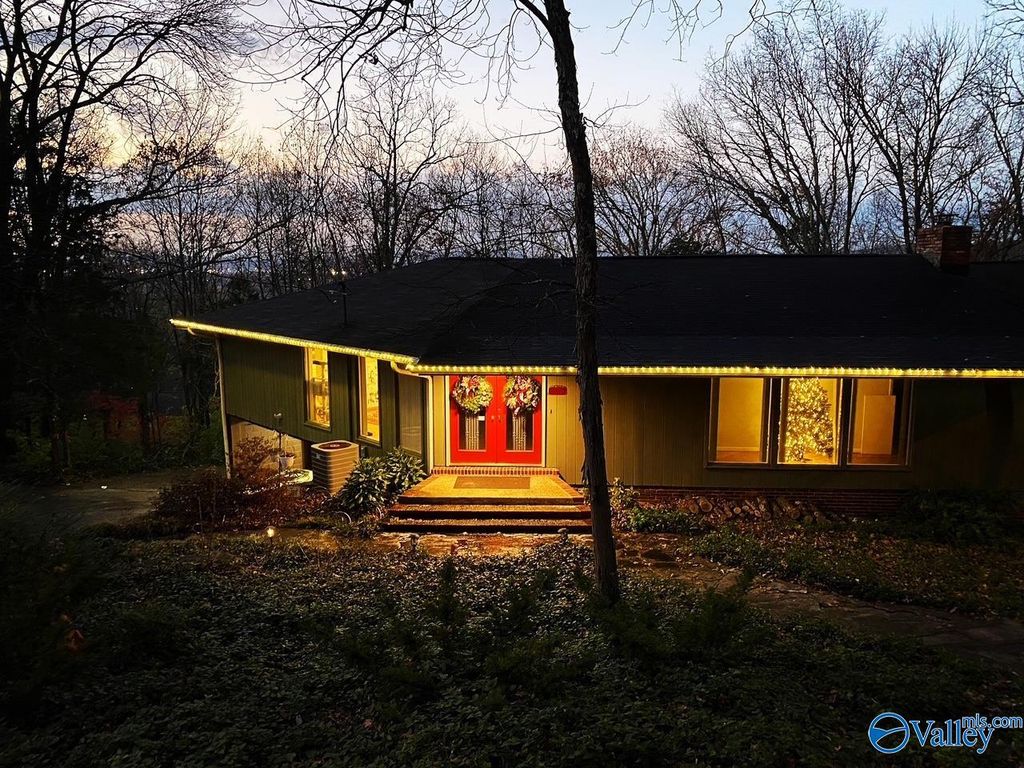 2210 Briarcliff Road SE, Huntsville, AL 35801