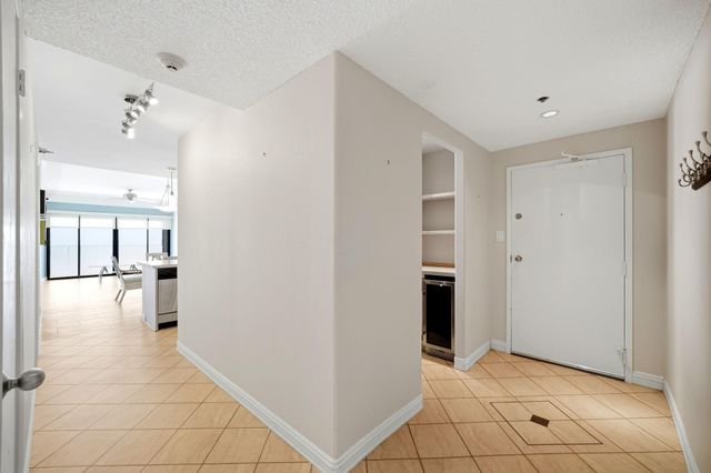 7700 Seawall Boulevard 501, Galveston, TX 77551