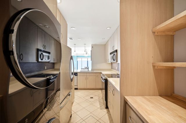 7700 Seawall Boulevard 501, Galveston, TX 77551