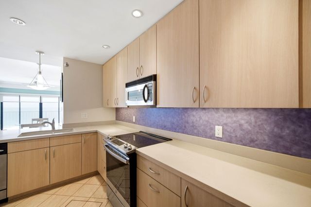 7700 Seawall Boulevard 501, Galveston, TX 77551