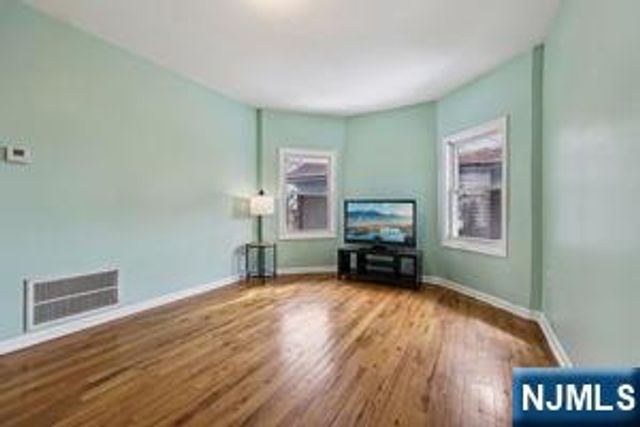 46-48 Osborne, Newark, NJ 07108