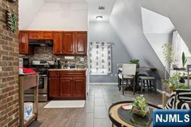 46-48 Osborne, Newark, NJ 07108