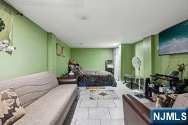 46-48 Osborne, Newark, NJ 07108