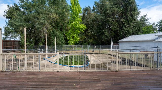 9351 W Walnut Grove Rd, Lodi, CA 95242
