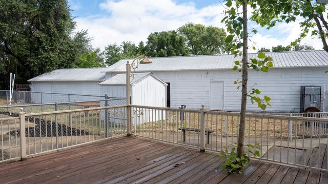 9351 W Walnut Grove Rd, Lodi, CA 95242