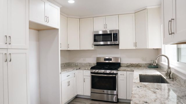9351 W Walnut Grove Rd, Lodi, CA 95242