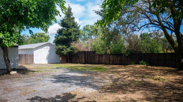 9351 W Walnut Grove Rd, Lodi, CA 95242