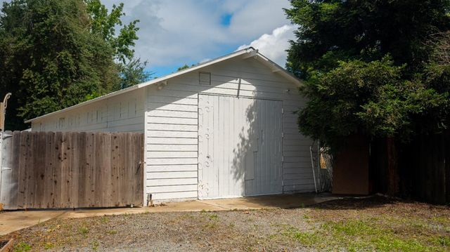 9351 W Walnut Grove Rd, Lodi, CA 95242