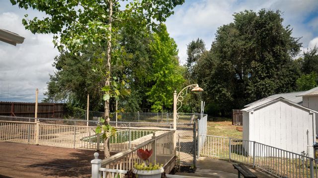 9351 W Walnut Grove Rd, Lodi, CA 95242