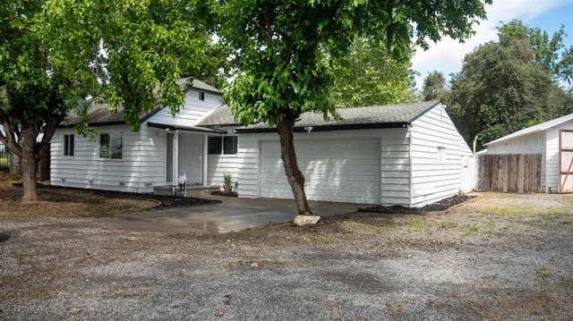 9351 W Walnut Grove Rd, Lodi, CA 95242