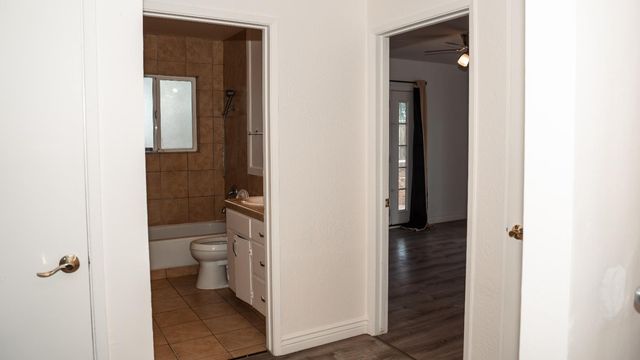 9351 W Walnut Grove Rd, Lodi, CA 95242