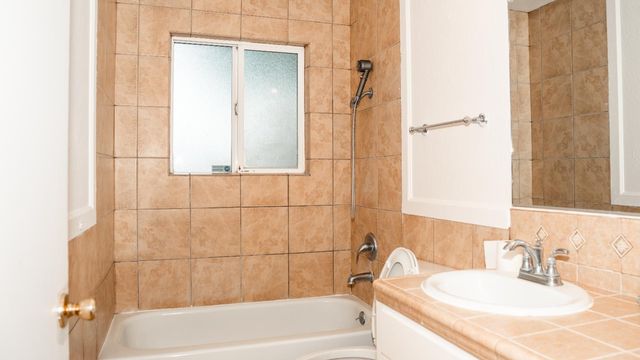 9351 W Walnut Grove Rd, Lodi, CA 95242