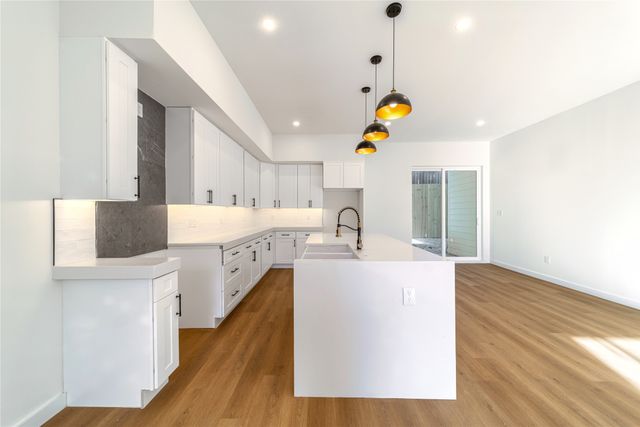 438 Bonnie View Road, Dallas, TX 75203