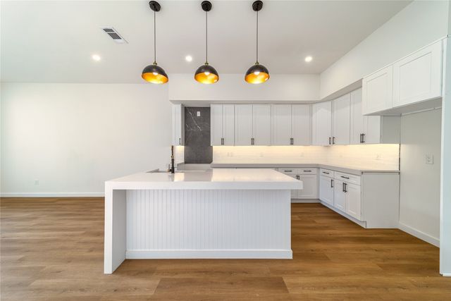 438 Bonnie View Road, Dallas, TX 75203
