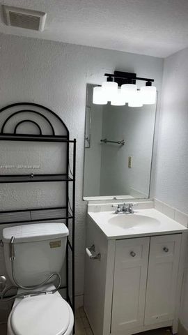 7020 NW 179th St 109, Hialeah, FL 33015