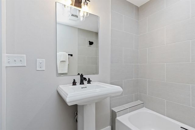 1414 Alexander Street, Houston, TX 77008