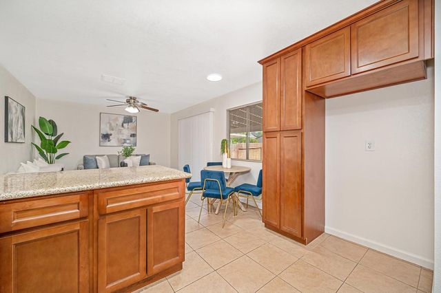 4574 Beechnut Way, Sacramento, CA 95823