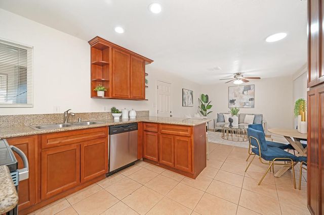 4574 Beechnut Way, Sacramento, CA 95823