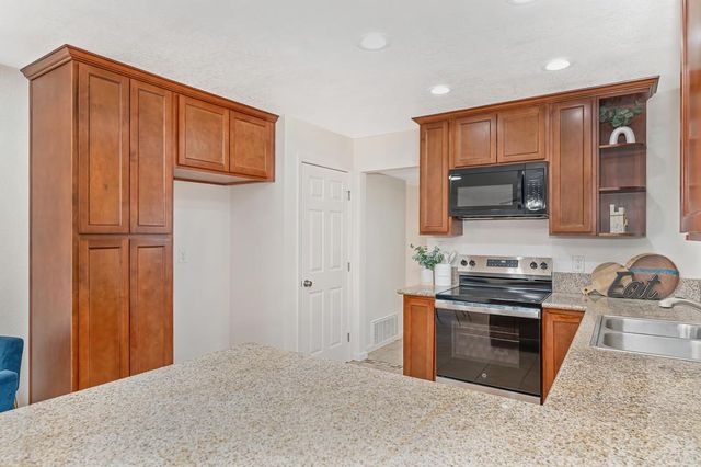 4574 Beechnut Way, Sacramento, CA 95823