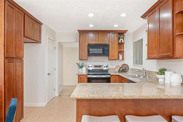 4574 Beechnut Way, Sacramento, CA 95823