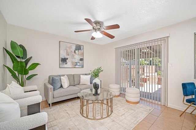 4574 Beechnut Way, Sacramento, CA 95823